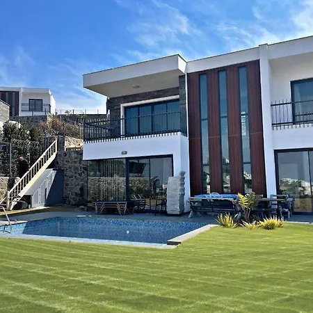 Villa 3 Bedroom With Great View Close To Marina 3 *